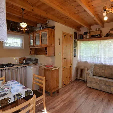 Comfortable Homes With A Beautiful Garden Σπίτι διακοπών *