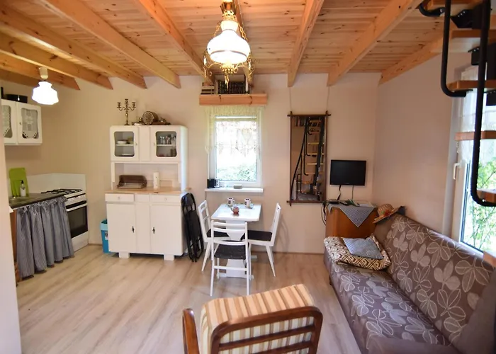 Comfortable Homes With A Beautiful Garden *