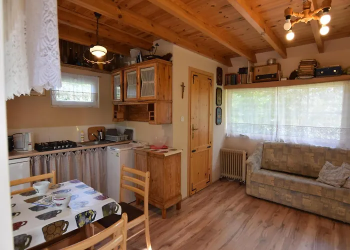 Comfortable Homes With A Beautiful Garden Σπίτι διακοπών *