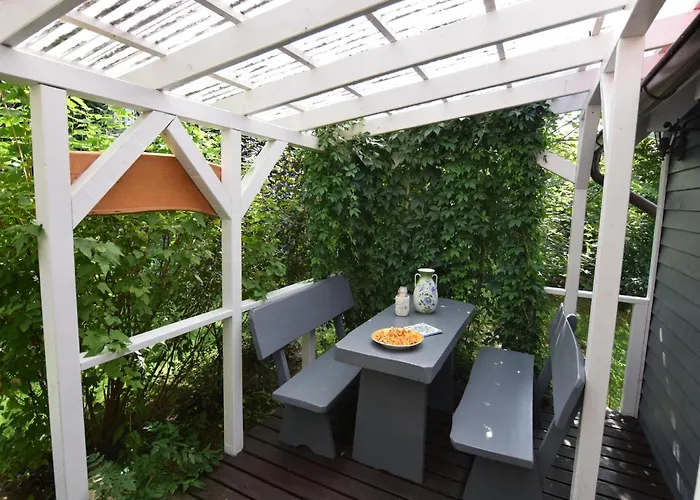 Comfortable Homes With A Beautiful Garden